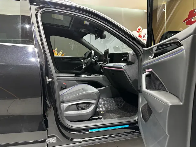 Volkswagen Tiguan L — Фото автомобиля 10