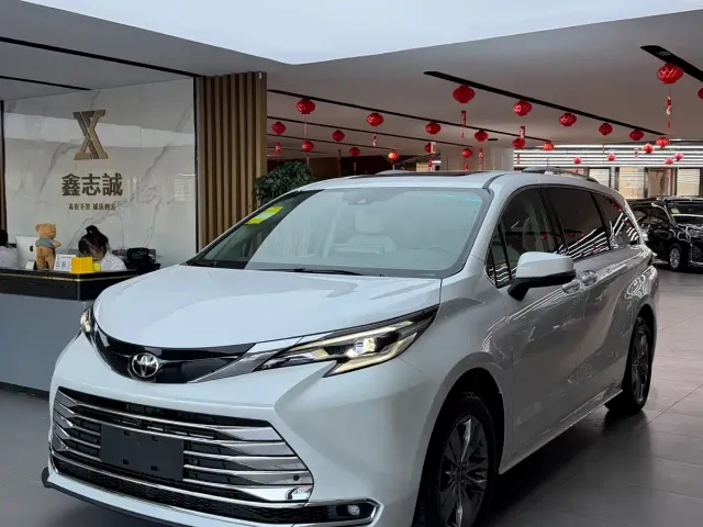 Фотография автомобиля — Toyota Sienna