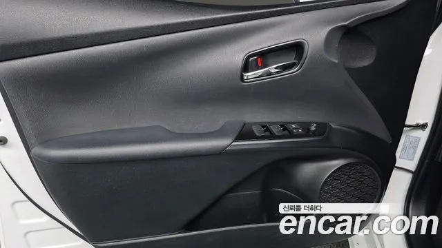 Toyota Prius — Фото автомобиля 6
