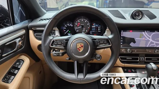 Porsche Macan — Фото автомобиля 13