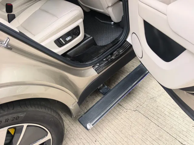 Li Auto L8 — Фото автомобиля 6