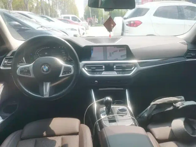 BMW 3 Series — Фото автомобиля 9