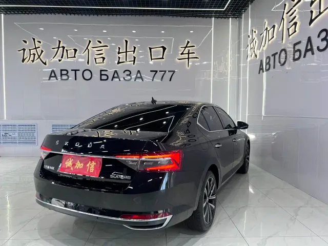 Skoda Superb — Фото автомобиля 4