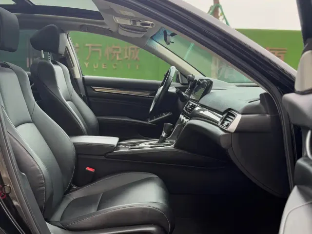 Honda Accord — Фото автомобиля 11