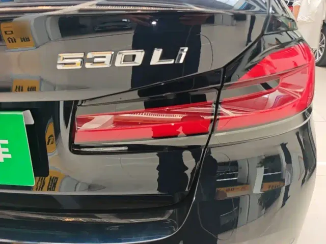 BMW 5 Series — Фото автомобиля 7