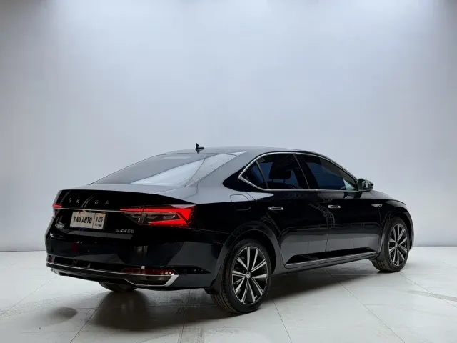Skoda Superb — Фото автомобиля 6