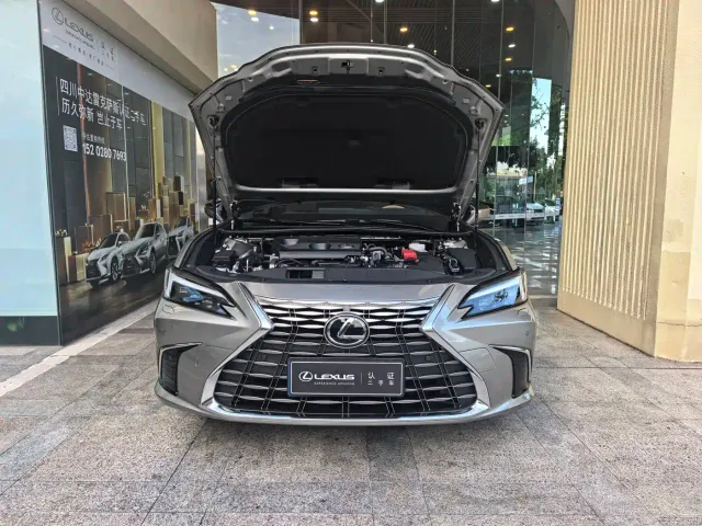 Lexus ES — Фото автомобиля 6