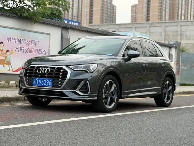Фотография автомобиля — Audi Q3