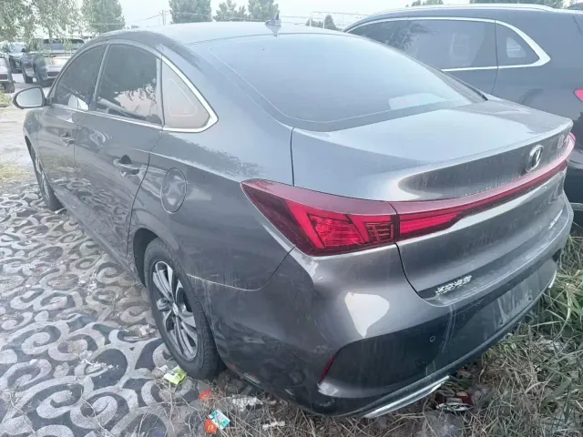 Changan Eado — Фото автомобиля 7