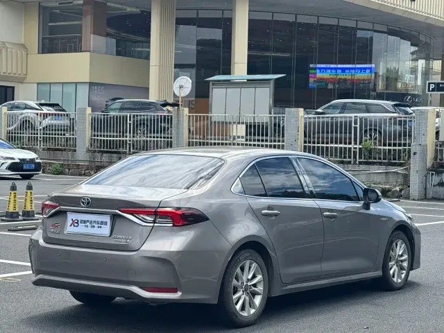 Toyota Corolla — Фото автомобиля 5