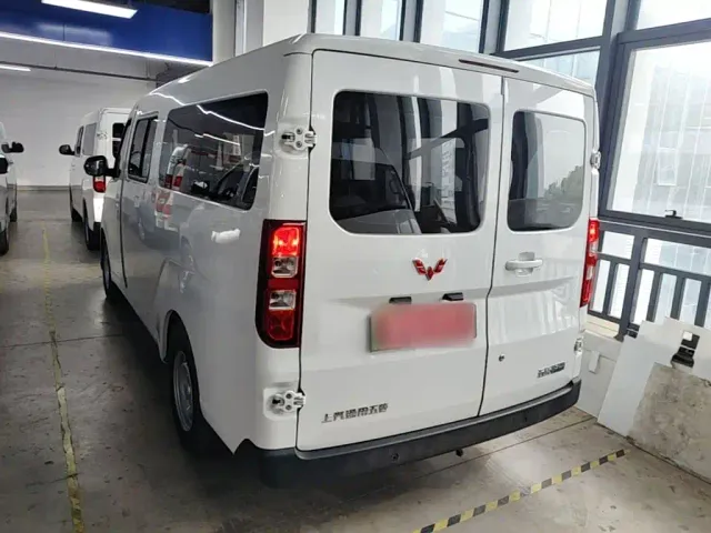 Wuling Yangguang — Фото автомобиля 22