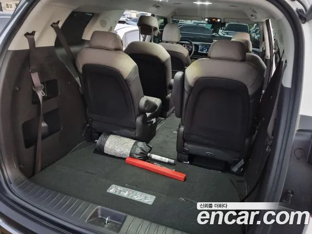 Kia Carnival Generation 4 — Фото автомобиля 13