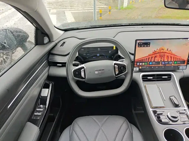 Geely Galaxy L6 — Фото автомобиля 10