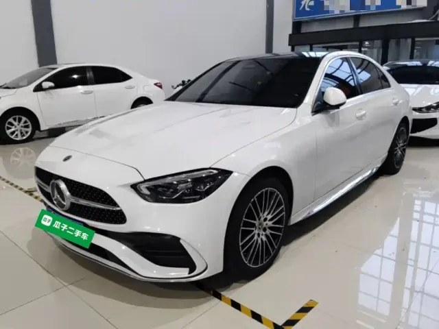 Фотография автомобиля — Mercedes-Benz C-Class