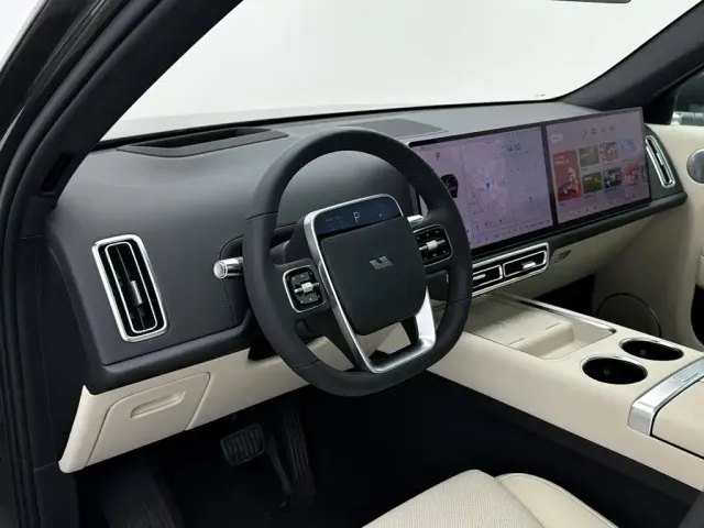 Li Auto L7 — Фото автомобиля 10