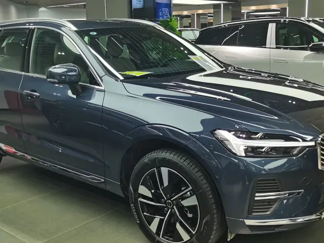 Volvo XC60 — Фото автомобиля 5