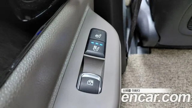 Kia Carnival Generation 4 — Фото автомобиля 24