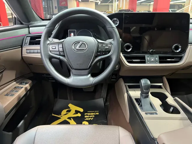 Lexus ES — Фото автомобиля 13