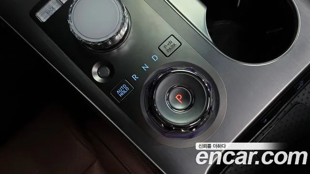 Genesis GV70 — Фото автомобиля 12