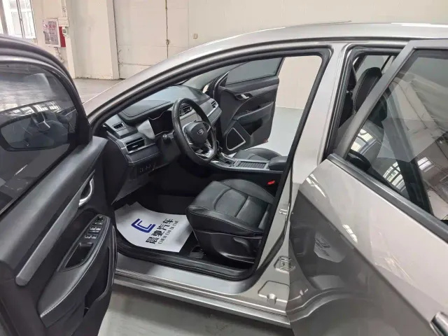 Geely Emgrand — Фото автомобиля 10