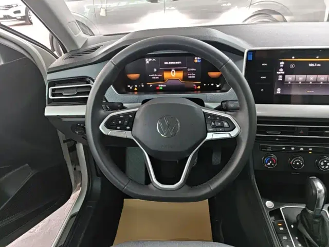 Volkswagen Lavida — Фото автомобиля 10