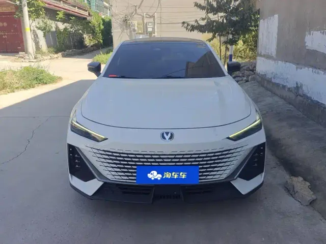 Changan UNI-V — Фото автомобиля 2