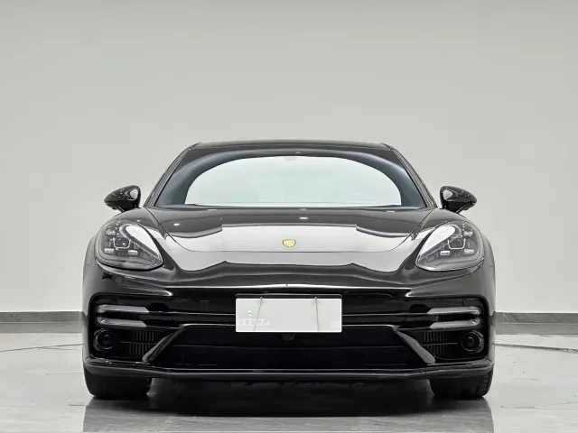 Porsche Panamera — Фото автомобиля 2