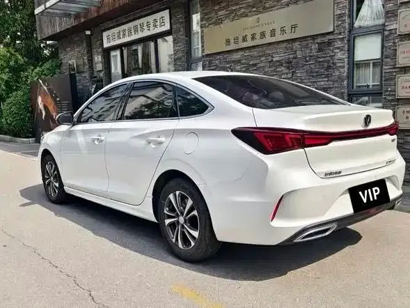 Changan Eado — Фото автомобиля 4