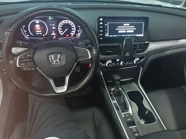 Honda Accord — Фото автомобиля 9