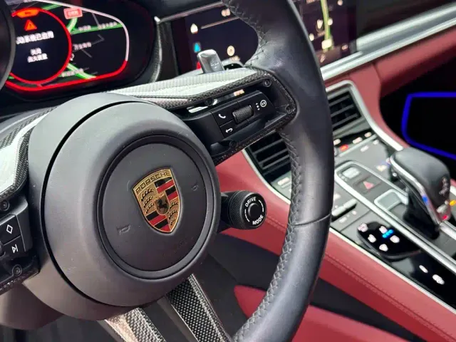 Porsche Panamera — Фото автомобиля 11