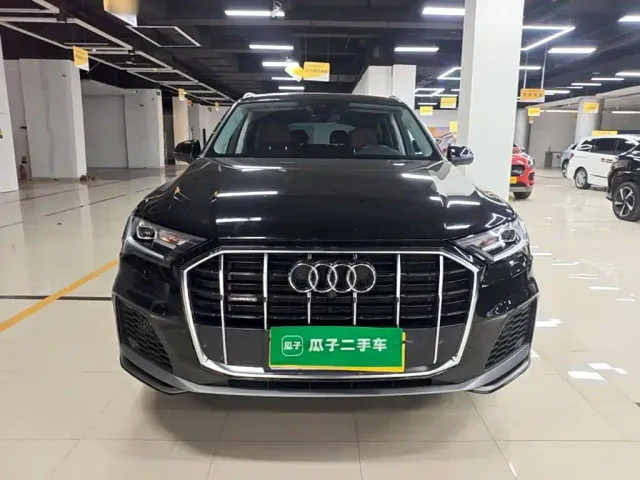 Audi Q7 — Фото автомобиля 2