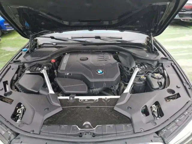 BMW 5 Series — Фото автомобиля 19