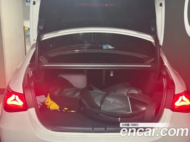 Mercedes-Benz E-Class — Фото автомобиля 5
