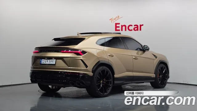 Lamborghini Urus — Фото автомобиля 2