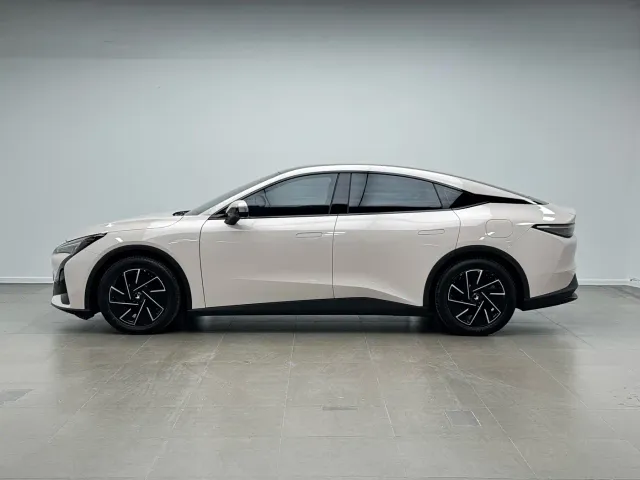 Arcfox Alpha S5 — Фото автомобиля 4