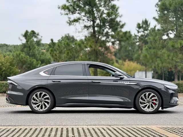 Lincoln Z — Фото автомобиля 6