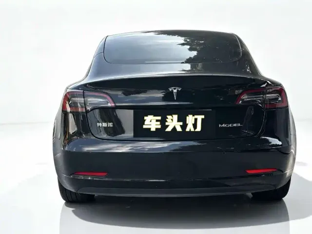 Tesla Model 3 — Фото автомобиля 7