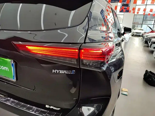 Toyota Highlander — Фото автомобиля 7
