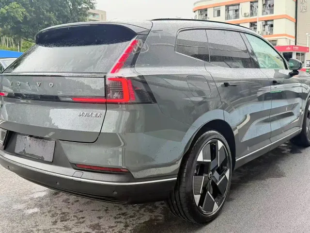 Volvo XC70 Plug-in Hybrid — Фото автомобиля 7