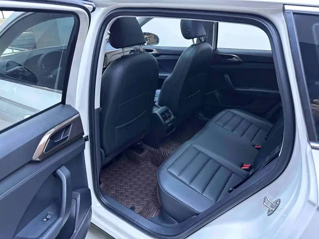 Volkswagen Tharu — Фото автомобиля 10