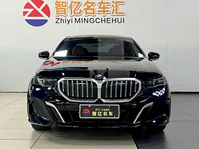 BMW 5 Series — Фото автомобиля 2