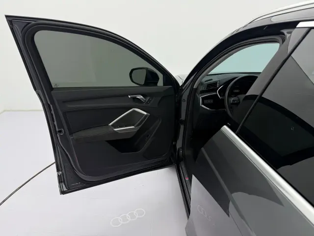 Audi Q3 — Фото автомобиля 24