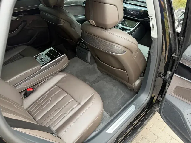 Audi A8 — Фото автомобиля 10