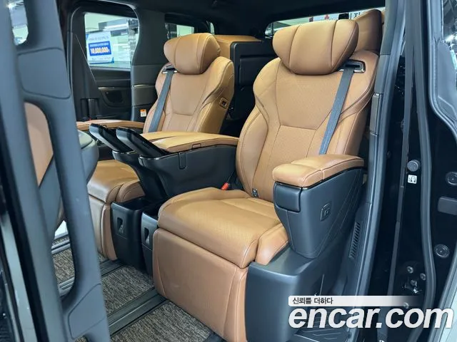 Toyota Alphard — Фото автомобиля 10
