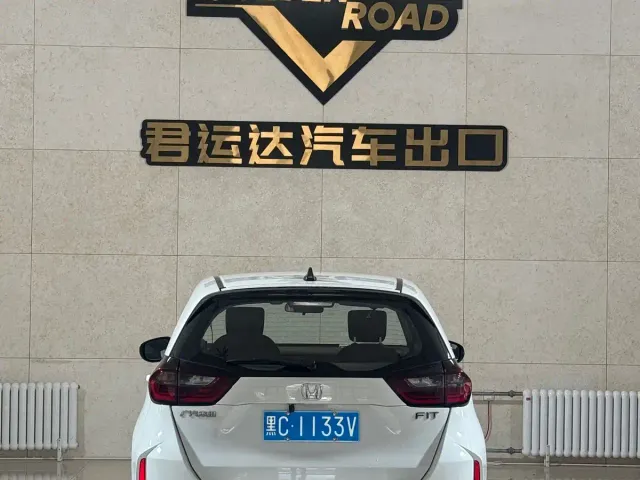 Honda Fit — Фото автомобиля 4