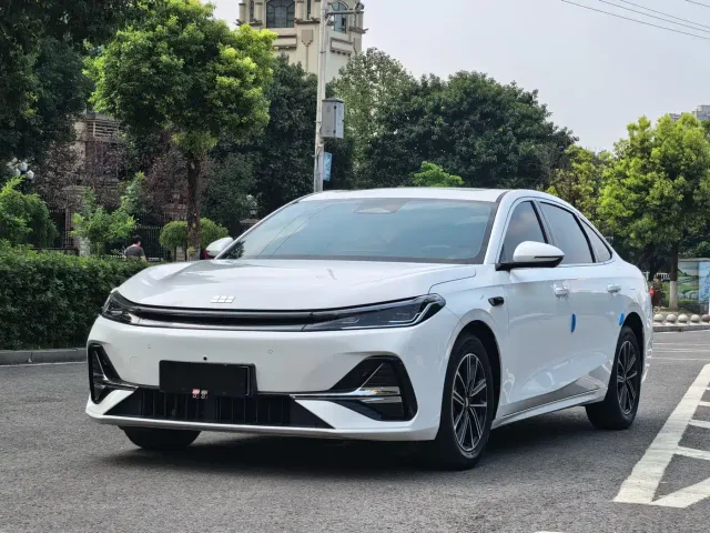 Фотография автомобиля — Geely Galaxy A7