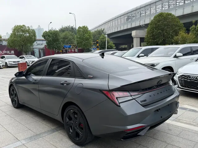 Hyundai Elantra — Фото автомобиля 12