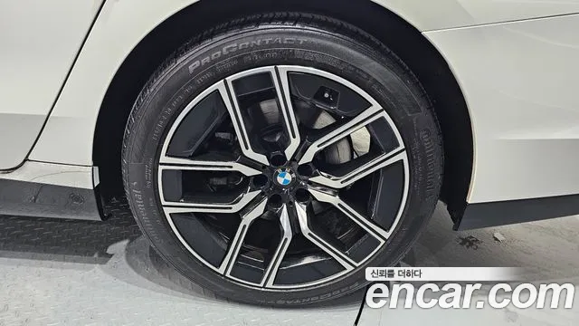 BMW 7-Series — Фото автомобиля 5