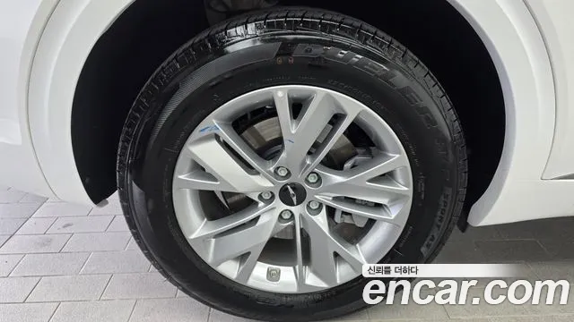 Genesis GV70 2.5T Бензин 2WD — Фото автомобиля 4