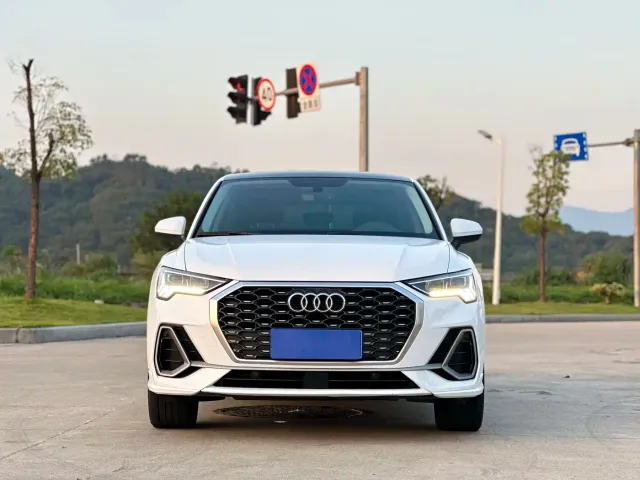 Audi Q3 Sportback — Фото автомобиля 3